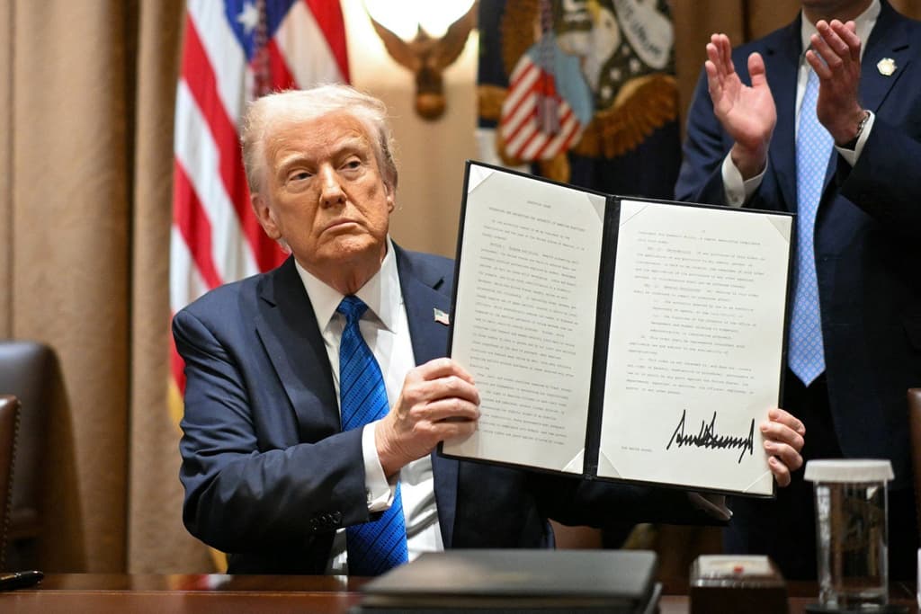 SCOTUS strikes down Trump's Birthright Citizenship EO?